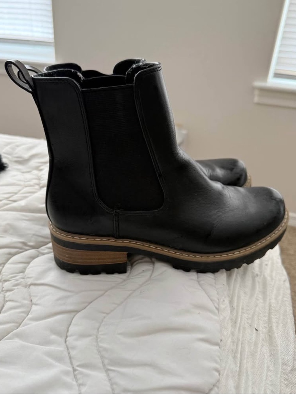 Black Chelsea Lug Sole Boots - Women's Ankle Boot